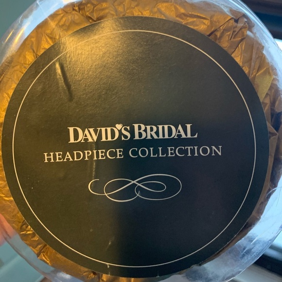 David bridal headpiece main image 3